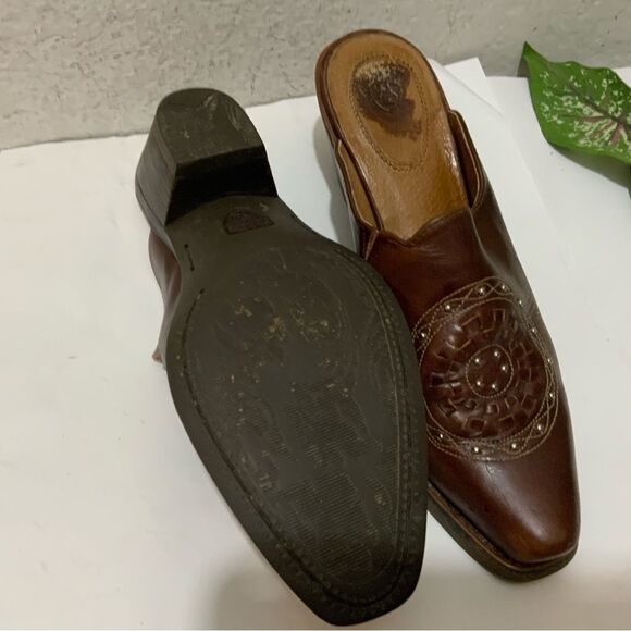 Ariat slip on medallion western studded mules SZ 6.5 B - Picture 5 of 16